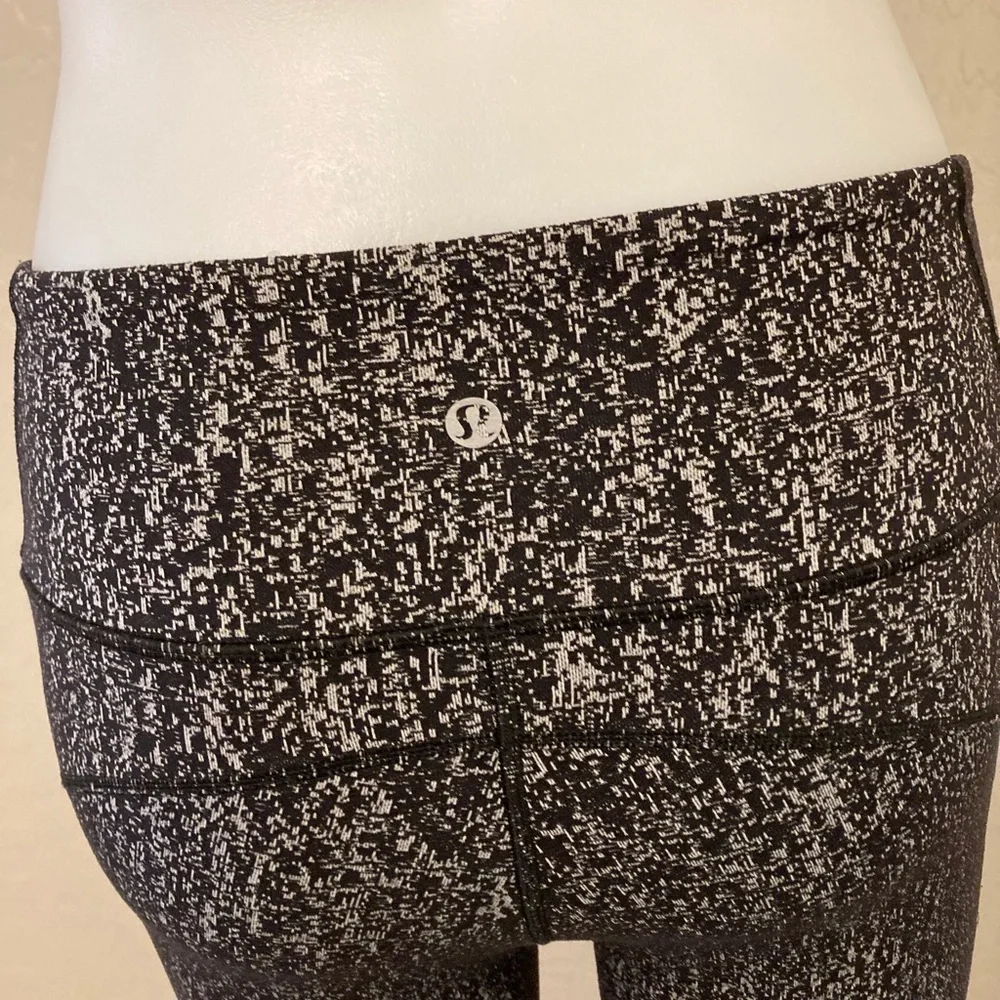 Lululemon Fit Physique Cropped Jacquard Mesh Leggings Size 6